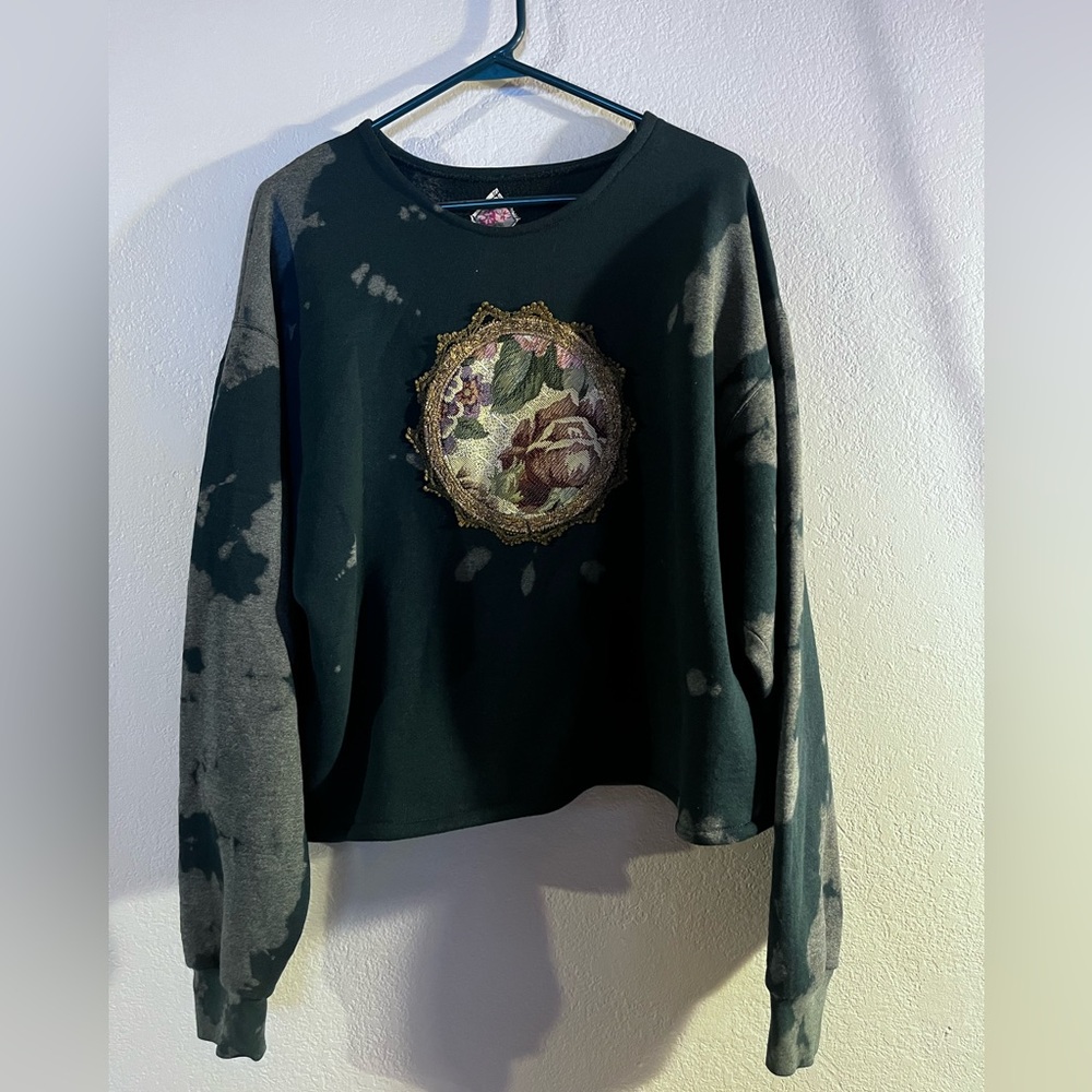 Upcycled Crewneck Sweatshirt Vintage Floral Patch